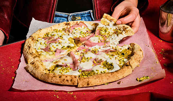 PIZZA CON MORTADELLA