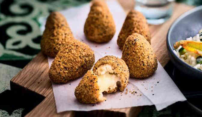 ARANCINI CACIO E PEPE